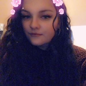 Meet your Posher, Lena